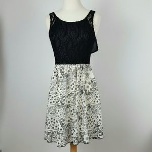 January 7 Women's dress black/white Size Large